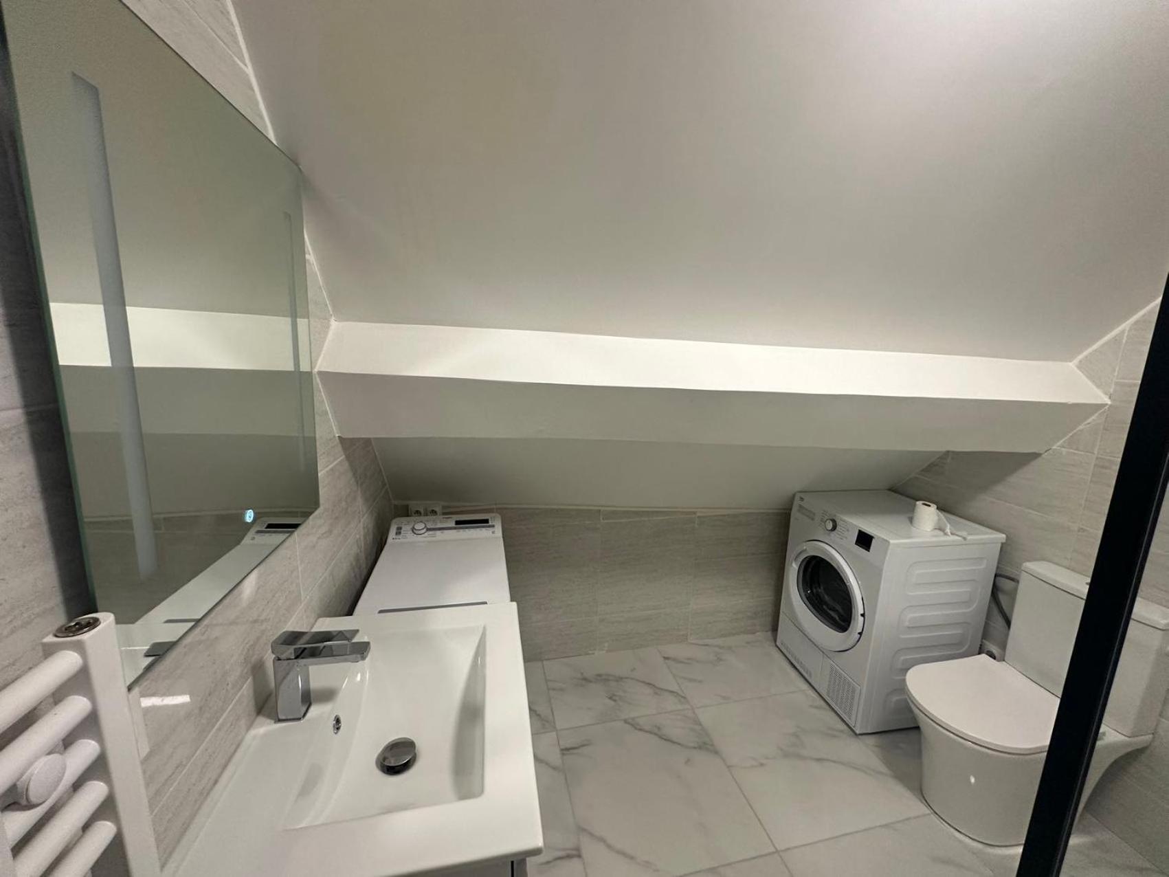 Appartement Calme Moderne Proche De Disneyland Wifi & Cafe Gratuit & Arrivee Autonome Bussy-Saint-Georges Exterior foto