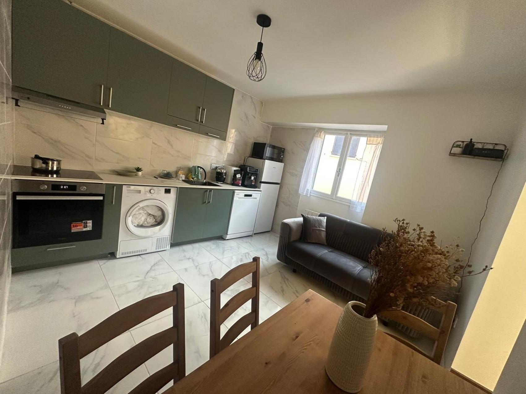 Appartement Calme Moderne Proche De Disneyland Wifi & Cafe Gratuit & Arrivee Autonome Bussy-Saint-Georges Exterior foto