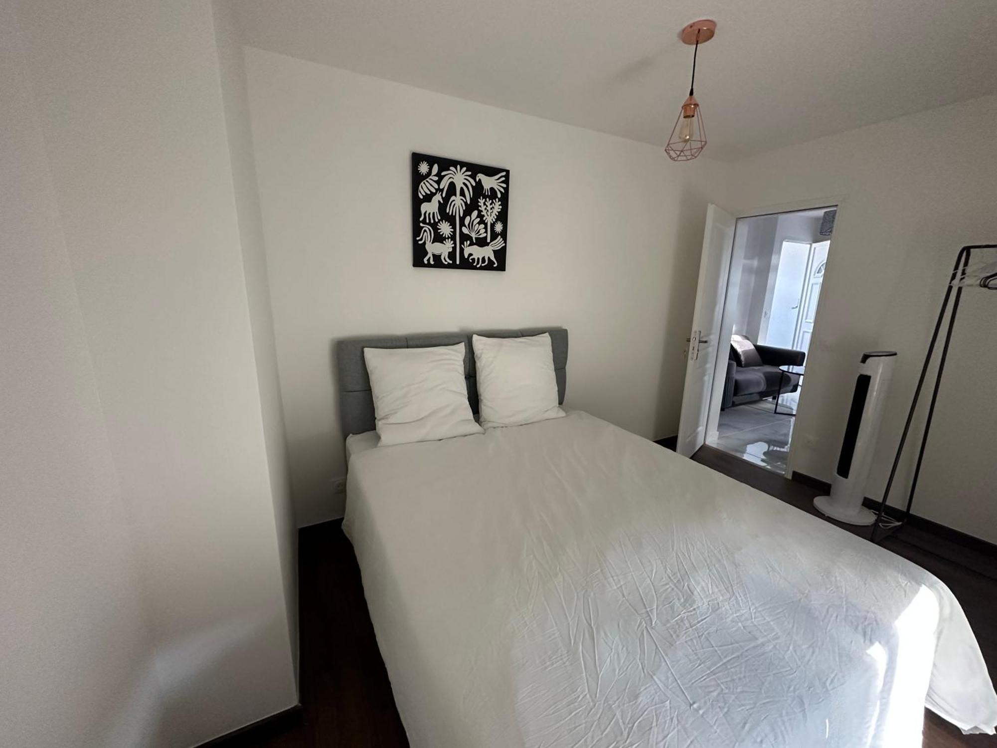 Appartement Calme Moderne Proche De Disneyland Wifi & Cafe Gratuit & Arrivee Autonome Bussy-Saint-Georges Exterior foto
