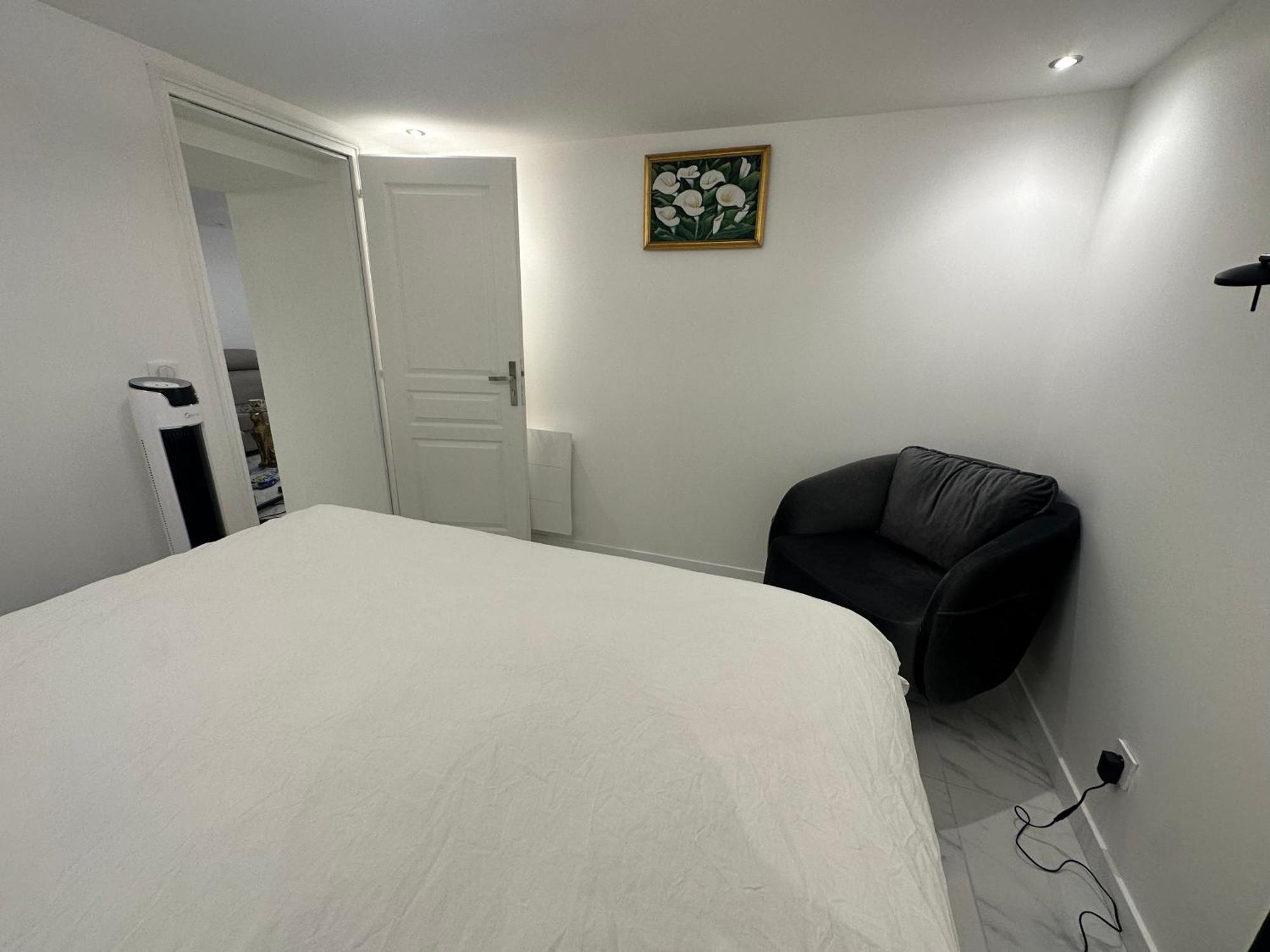 Appartement Calme Moderne Proche De Disneyland Wifi & Cafe Gratuit & Arrivee Autonome Bussy-Saint-Georges Exterior foto