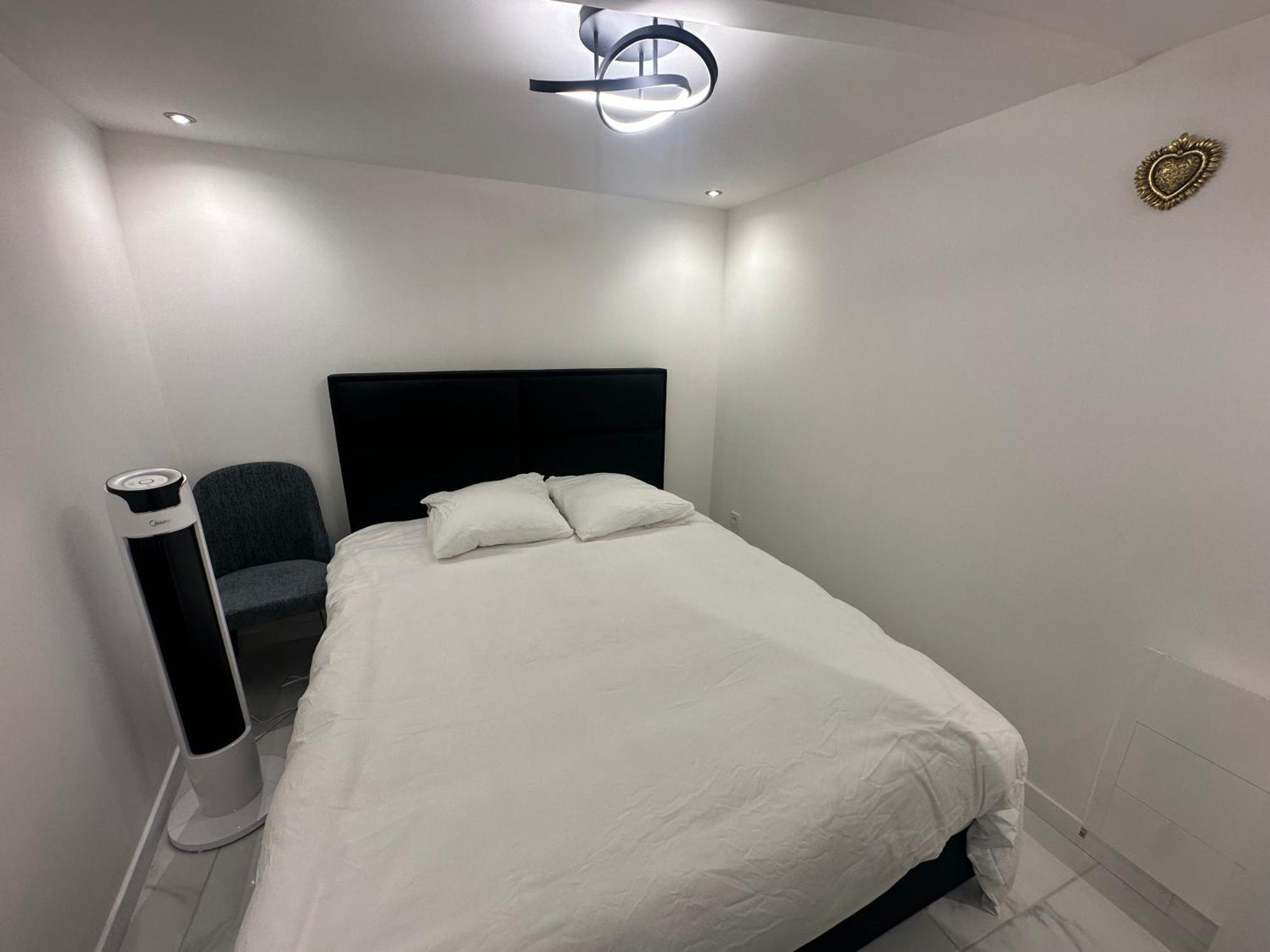 Appartement Calme Moderne Proche De Disneyland Wifi & Cafe Gratuit & Arrivee Autonome Bussy-Saint-Georges Exterior foto