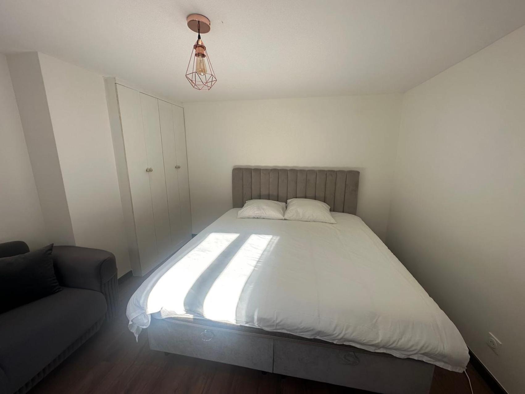 Appartement Calme Moderne Proche De Disneyland Wifi & Cafe Gratuit & Arrivee Autonome Bussy-Saint-Georges Exterior foto